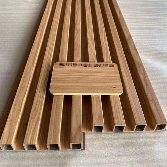 Articlad veggpanel (trelameller)