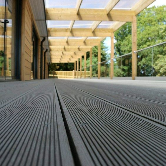 How to install outdoor decking with joist?
