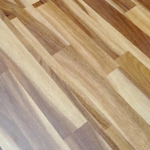 Oak High Glossy Laminate Flooring